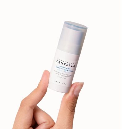 SKIN1004 Madagascar Centella Hyalu-Cica Silky-Fit Sun Stick 7G mini 1