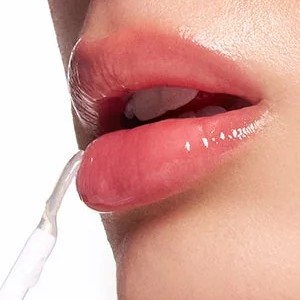 vt cosmetics reedle shot lip plumper